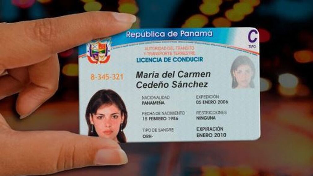 Caratula de licencia de conducir para internacionales en Panamá